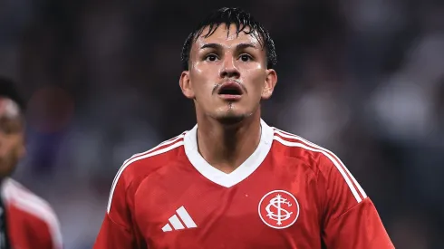 Bernabei jogador do Internacional durante partida contra o Corinthians no estadio Arena Corinthians pelo campeonato Brasileiro A 2025. Foto: Ettore Chiereguini/AGIF