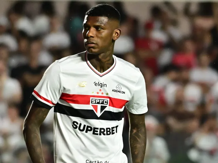 Athletico-PR foca em reforços para 2026 e Arboleda, do São Paulo, vira alvo