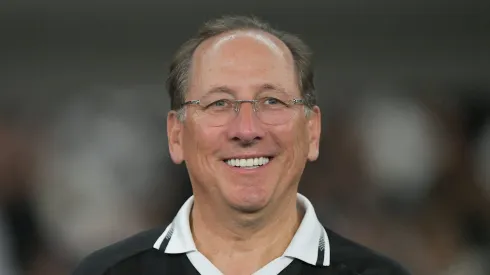 John Textor está buscando reforços para o Botafogo.