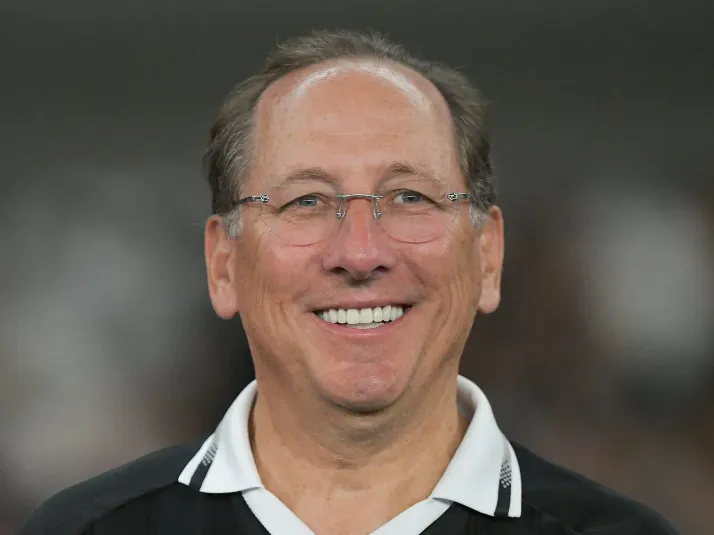 Textor quer reforços no Botafogo e negocia com Júlio Romão