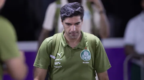 Abel Ferreira tecnico do Palmeiras durante partida contra o Ceara no estadio Arena Castelao pelo campeonato Brasileiro A 2025. Foto: Baggio Rodrigues/AGIF