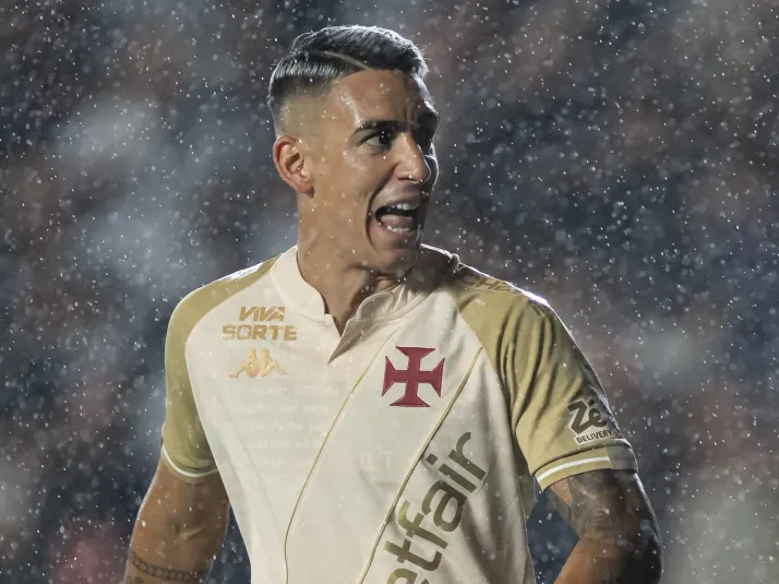 Vasco finaliza preparação contra Fluminense na Copa do Brasil com surpresas