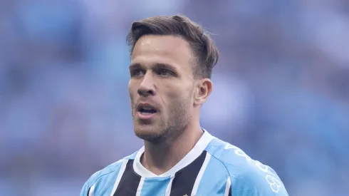 Arthur jogador do Gremio durante partida contra o Mirassol no estadio Arena do Gremio pelo campeonato Brasileiro A 2025. Foto: Liamara Polli/AGIF
