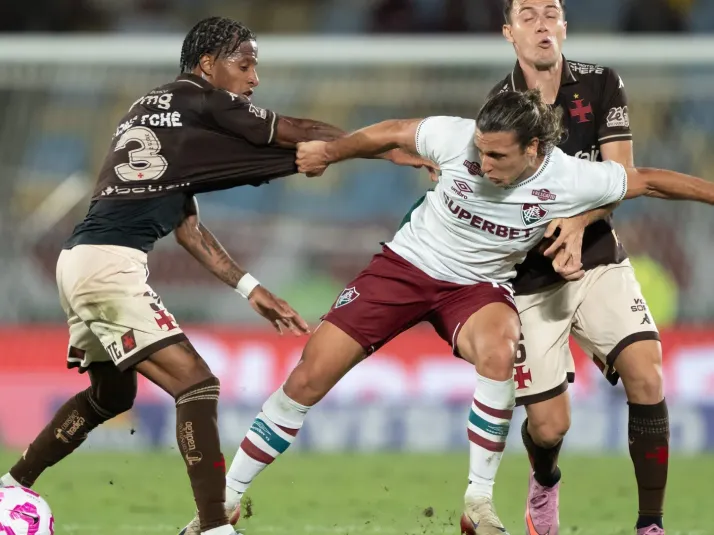 IA indica expulsão e polêmica em Vasco x Fluminense