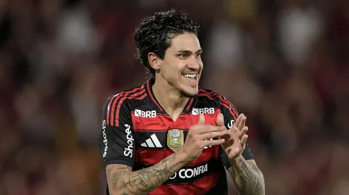 Pedro jogador do Flamengo comemora seu gol durante partida contra o Vitoria no estadio Maracana pelo campeonato Brasileiro A 2025. Foto: Thiago Ribeiro/AGIF