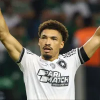 Adryelson, ex-zagueiro do Botafogo, pode voltar ao Brasil e fechar com o Athletico-PR