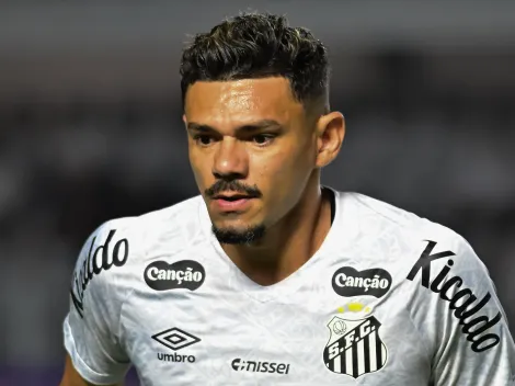 Santos oferece Tiquinho Soares ao Coritiba e monta plano para saída