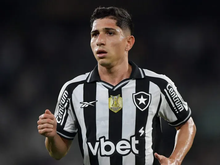 Savarino pode deixar o Botafogo e fechar com o Atlético-MG a pedido de Sampaoli