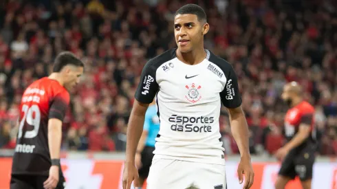 Gui Negao jogador do Corinthians comemora seu gol durante partida contra o Athletico-PR no estadio Arena da Baixada pelo campeonato Copa Do Brasil 2025.