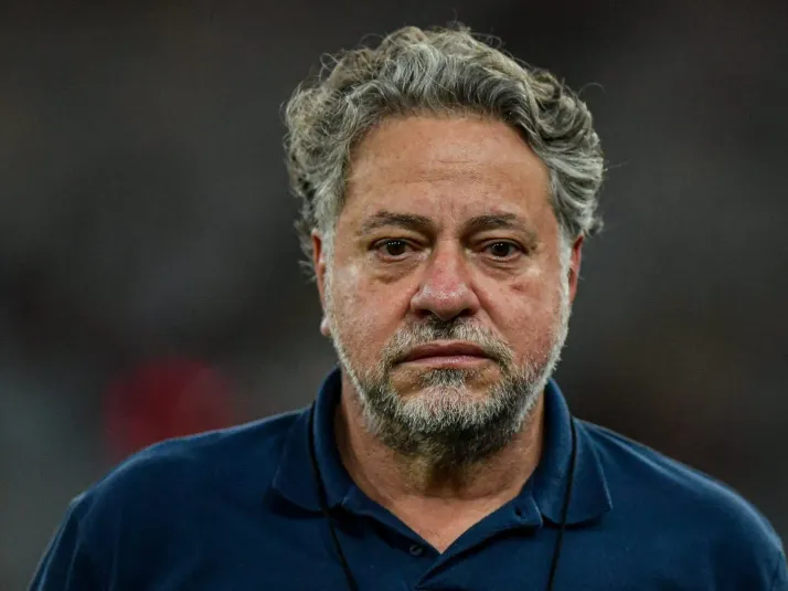 Casares é avisado e Botafogo envia oferta de empréstimo por Ferraresi, do São Paulo