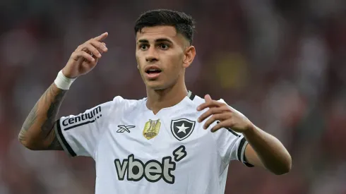 RJ – RIO DE JANEIRO – 18/05/2025 – BRASILEIRO A 2025, FLAMENGO X BOTAFOGO – David Ricardo jogador do Botafogo durante partida contra o Flamengo no estadio Maracana pelo campeonato Brasileiro A 2025. Foto: Thiago Ribeiro/AGIF