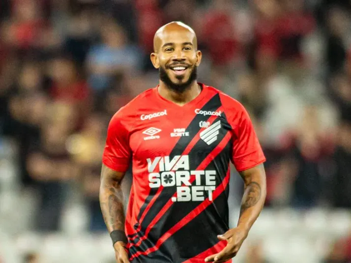 Athletico-PR decide não ficar com Patrick para 2026