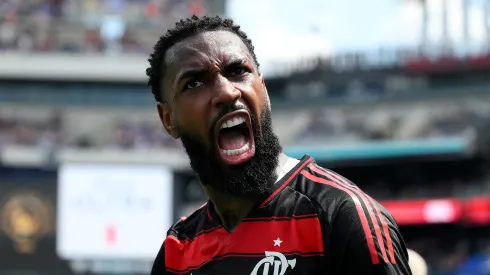 Gerson em campo pelo Flamengo. (Photo by David Ramos/Getty Images)