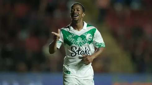 Ênio é o novo reforço do Chapecoense