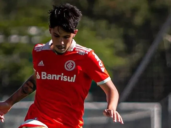 Abel pede e Internacional sonda Enzo Costa, filho de Fernandão