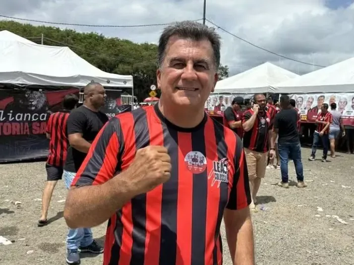 Fábio Mota é reeleito presidente do Vitória