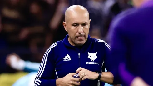 Leonardo Jardim tecnico do Cruzeiro durante partida contra o Corinthians no estadio Arena Corinthians pelo campeonato Copa Do Brasil 2025. Foto: Marcello Zambrana/AGIF