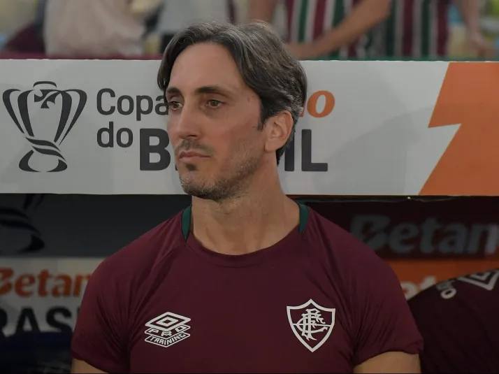 Torcedores do Fluminense criticam escolhas de Zubeldia na semifinal