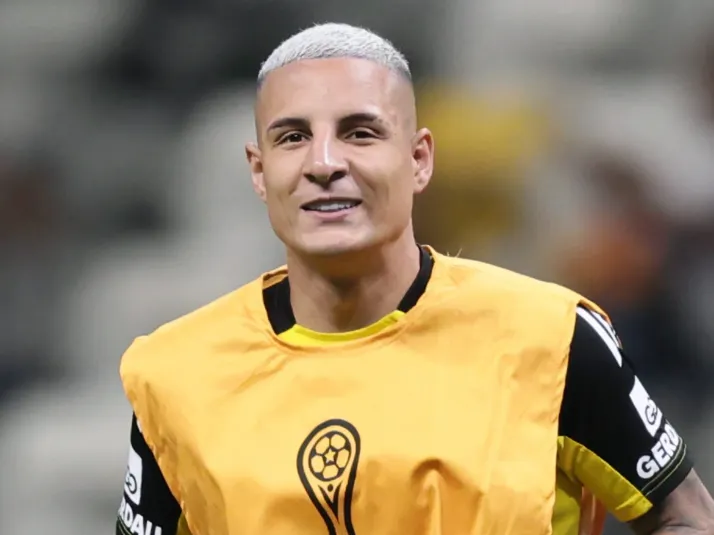 Guilherme Arana, do Atlético-MG, provoca o Cruzeiro após eliminação