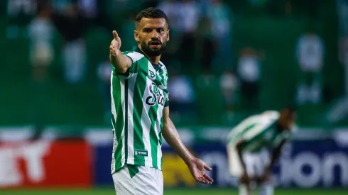 Jadson será o novo reforço do Athletico-PR