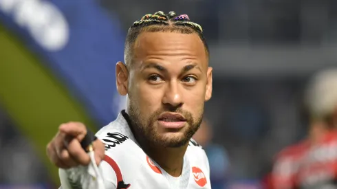 Neymar Jr jogador do Santos durante partida no estadio Vila Belmiro pelo campeonato Brasileiro A 2025.