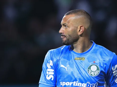Grêmio tem entrave salarial para fechar com Weverton