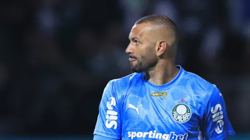 Weverton goleiro do Palmeiras durante partida contra o Atletico-MG no estadio Arena Allianz Parque pelo campeonato Brasileiro A 2025.