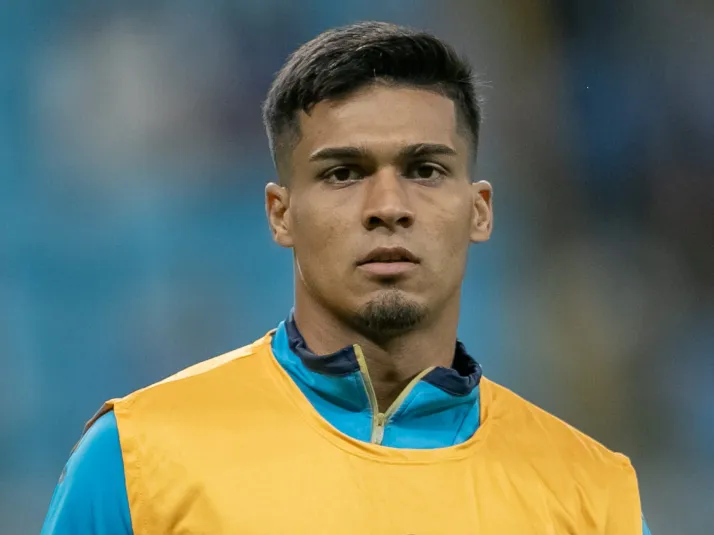 Grêmio recusa oferta de € 1 milhão por Matías Arezo do Peñarol-URU