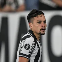 Botafogo deve negociar Artur com time do Catar para quitar dívida; entenda