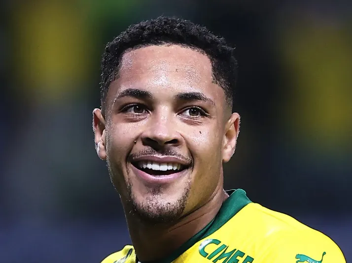 Vitor Roque projeta 2026 vitorioso com o Palmeiras
