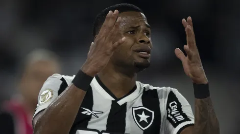 Júnior Santos em campo pelo Botafogo em 2024