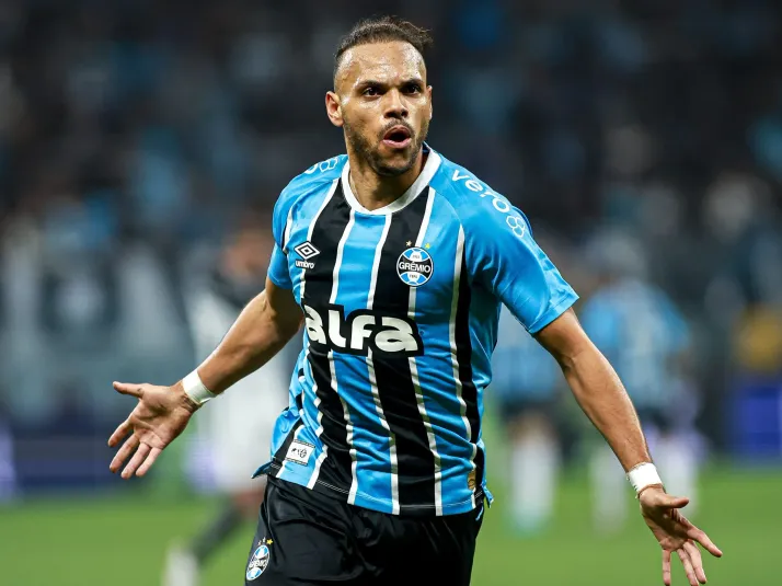 Grêmio recebe cobrança de Braithwaite por dívida de R$ 7 milhões