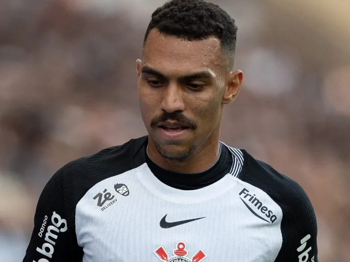 Matheuzinho elogia Diniz antes de Corinthians x Vasco na Copa do Brasil