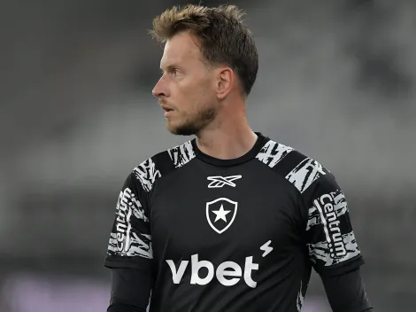 Neto abre mão de férias no Botafogo por recondicionamento físico