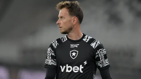 Neto goleiro do Botafogo durante aquecimento antes da partida contra o LDU no estadio Engenhao pelo campeonato Copa Libertadores 2025. Foto: Thiago Ribeiro/AGIF