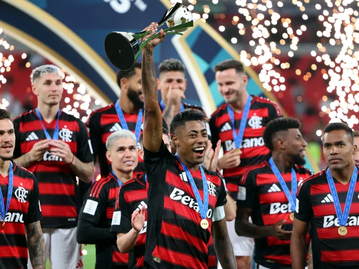 Flamengo garantiu quase meio bilhão de reais só com premiações em 2025