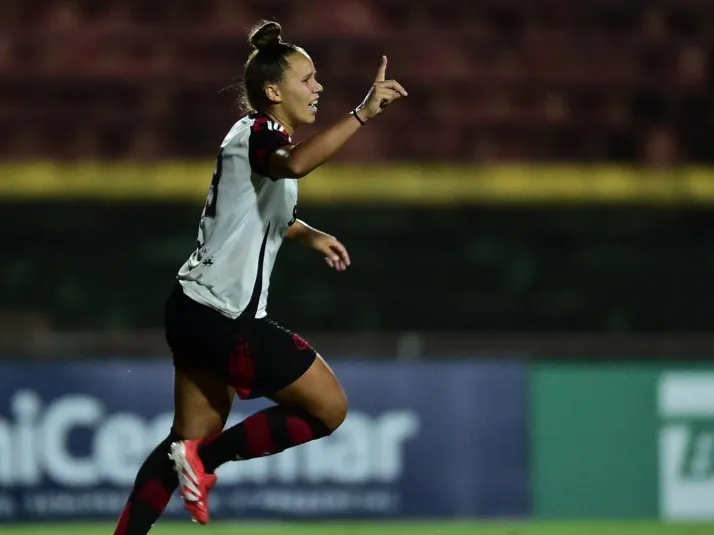 Flamengo vence o Inter por 2 a 1 e garante vaga na final da Copinha Feminina