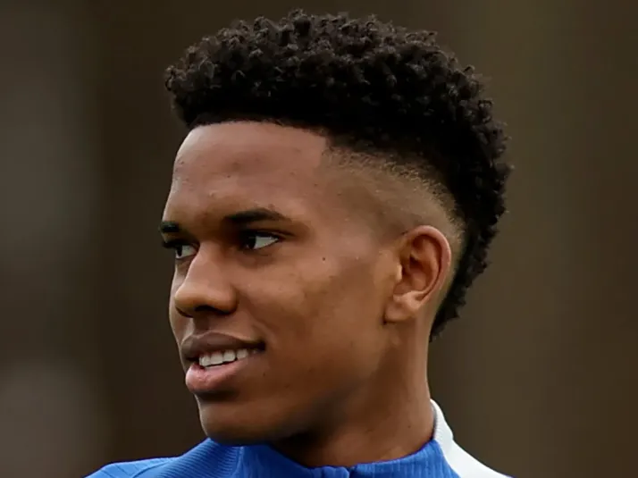 Estevão sofre uma lesão muscular e desfalca o Chelsea