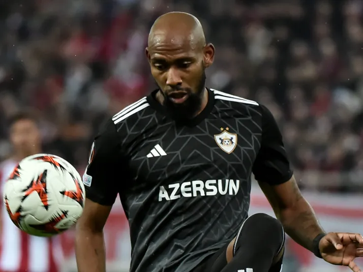 Júlio Romão topa jogar no Botafogo, mas Ferencvaros recusa proposta