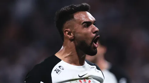 Raniele fala sobre desempenho do Corinthians contra rivais 'favoritos'