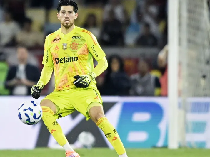 'Vacilo' de Rossi diante do PSG relembra lance com Fluminense contra Flamengo