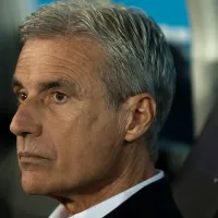 Luís Castro pede lista com sete nomes para reforçar o Grêmio em 2026