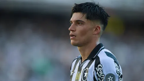 RJ – RIO DE JANEIRO – 26/10/2025 – BRASILEIRO A 2025, BOTAFOGO X SANTOS – Joaquin Correa jogador do Botafogo comemora seu gol durante partida contra o Santos no estadio Engenhao pelo campeonato Brasileiro A 2025. Foto: Thiago Ribeiro/AGIF