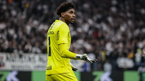 Hugo Souza goleiro do Corinthians durante partida contra o Vitoria no estadio Arena Corinthians pelo campeonato Brasileiro A 2025.