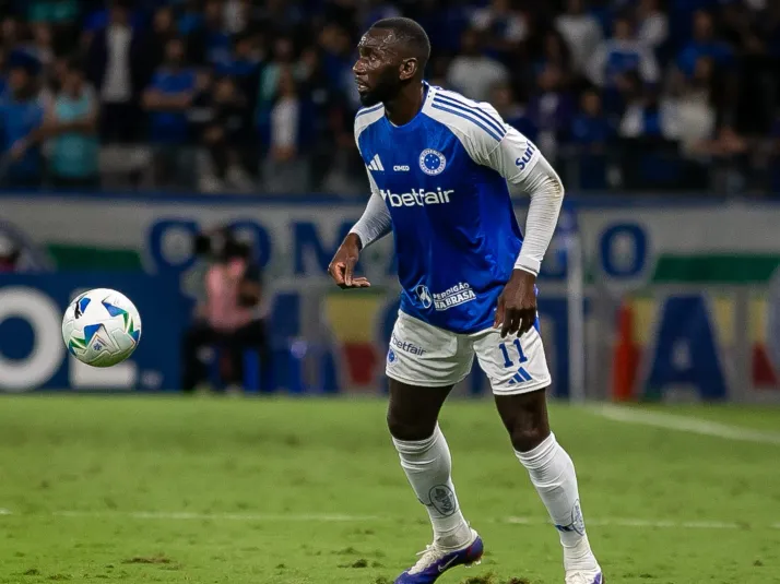 Cruzeiro anuncia a saída do atacante Bolasie após um ano