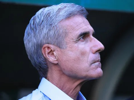 Luís Castro pede zagueiro e lateral-direito para reforçar o Grêmio em 2026