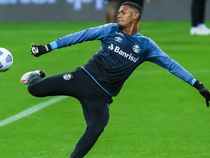 Torcida é contra volta de Adriel ao Grêmio