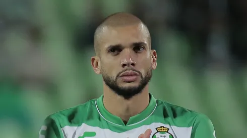 Matheus Doria em partida do futebol mexicano. (Photo by Manuel Guadarrama/Getty Images)