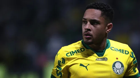 Vitor Roque em campo pelo Palmeiras. Foto: Ettore Chiereguini/AGIF