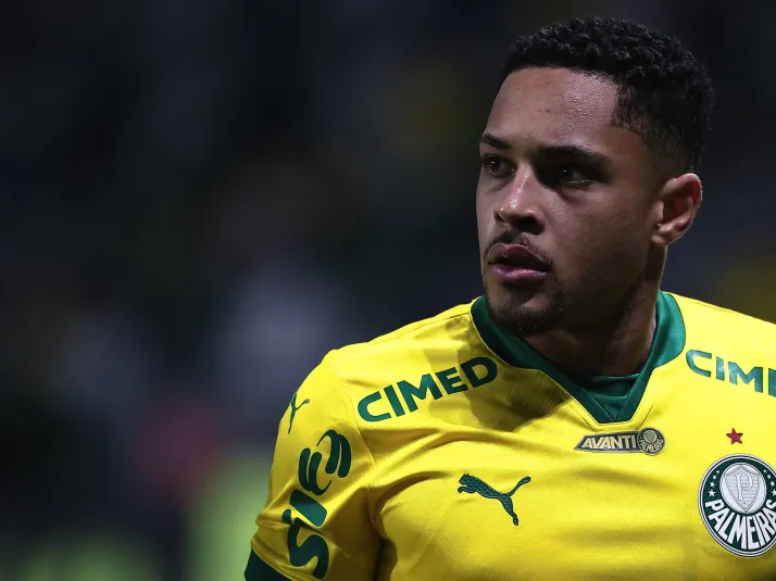 Leila descarta vender Vitor Roque e Flaco para bater meta do Palmeiras